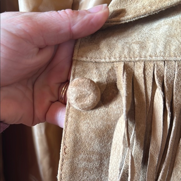 Vintage 90s Marlboro Red Star Tan Suede Fringe Jacket - Picture 7 of 7